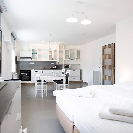 Amenity Apartmany Перна Екстер'єр фото